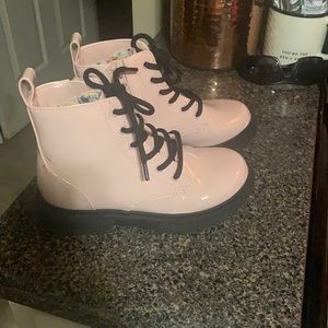 Girls pink boots